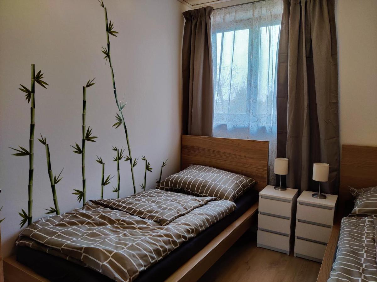 Holiday Home In Quiet Beautiful Area With Two Separate, Modern, Furnished Apartments Deutsch-Wagram Exterior photo